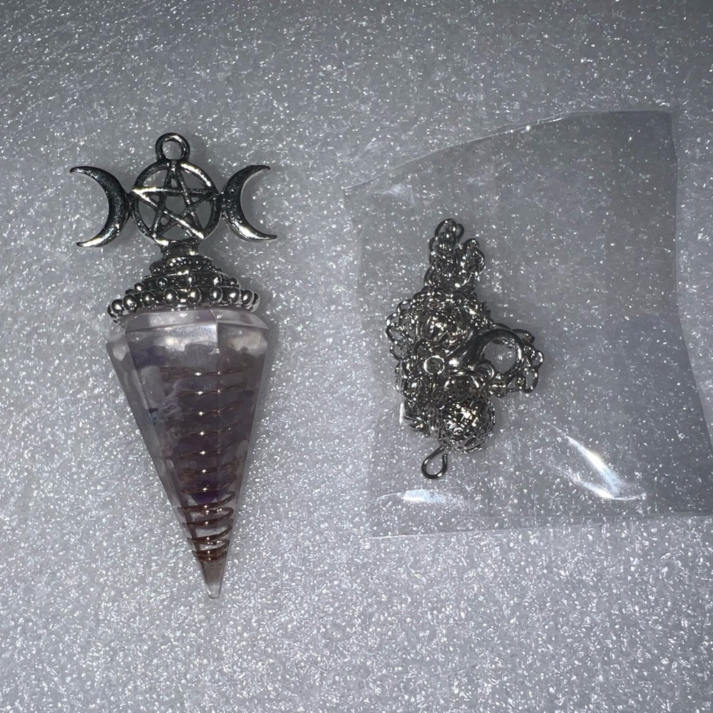 $4 AMETHYST PENDULUM TRIPLE MOON GODDESS. NEW. $4 WHEN BUNDLED WITH 3 OR MORE IT - Picture 5 of 16